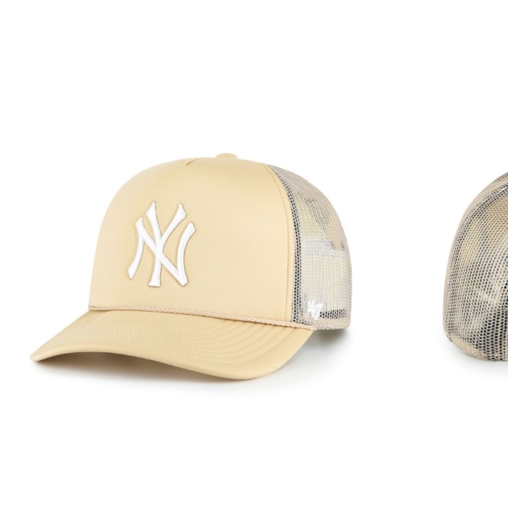 Urban outfitters cream Yankees trucker hat